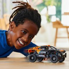 LEGO Technic 42166 NEOM McLaren Extreme E versenyautó NEOM McLaren Extreme E versenyautó