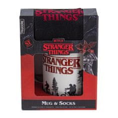 Stranger Things ajándékcsomag (bögre és zokni)