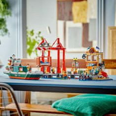 LEGO City 60422 Kikötő teherhajóval