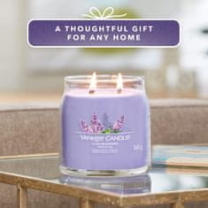 Yankee Candle Illatgyertya Signature üvegben közepes méretű Lilac Blossoms 368g