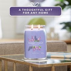 Yankee Candle Illatgyertya Signature üvegben nagyméretű Lilac Blossoms 567g