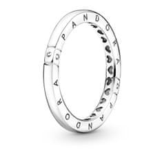 Pandora Gyengéd ezüst gyűrű Márkalogó és szívek 199482C01 (Kerület 50 mm)