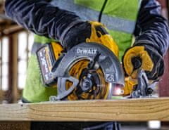 DeWalt Körfűrész 54V 190mm 2x9Ah DCS578X2